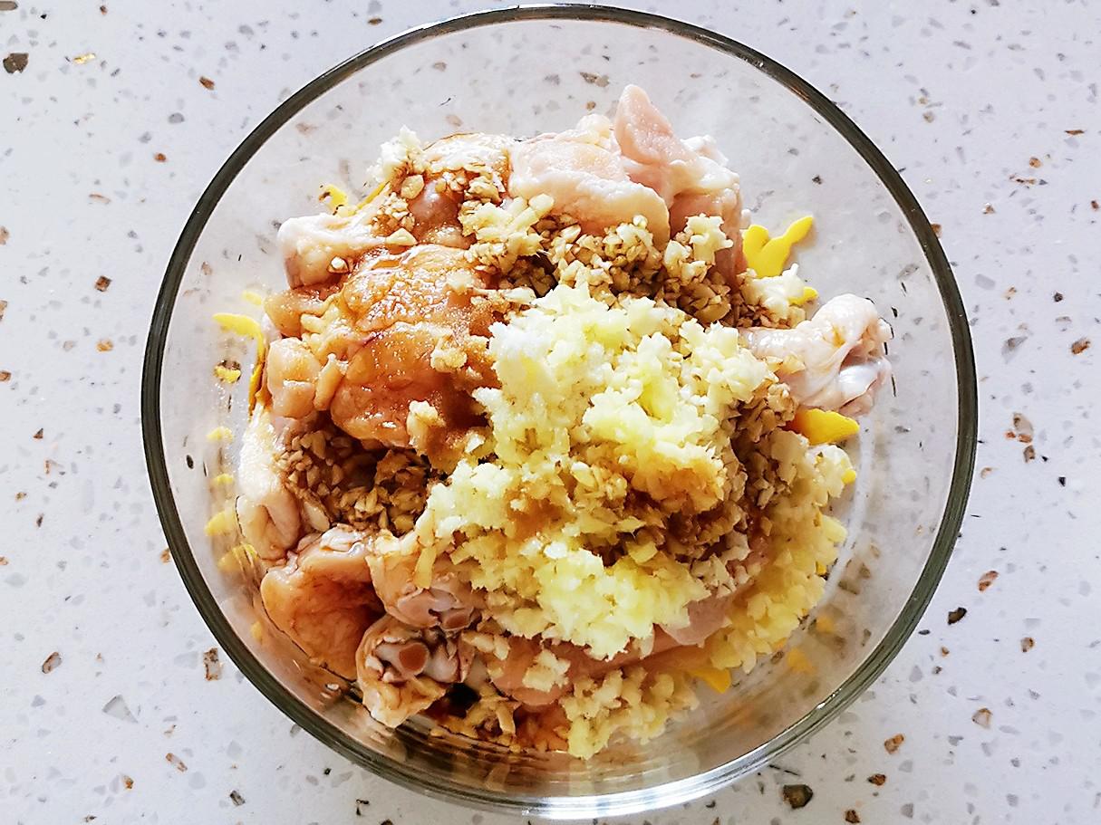 蒜香炸雞腿的做法-咸鮮味炸菜譜