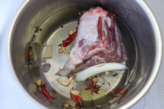 醬羊脖骨的做法-家常味燉菜譜