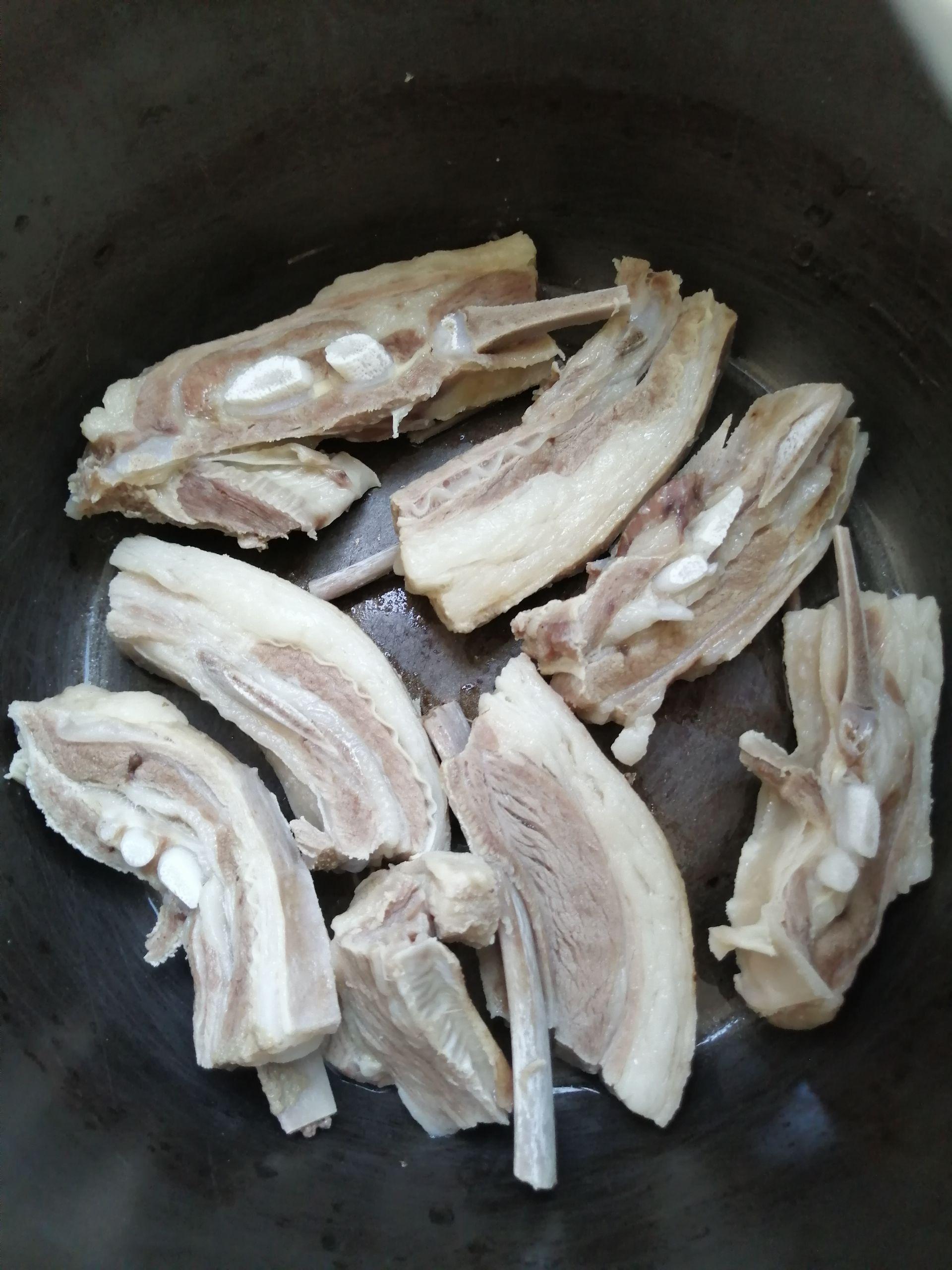 手抓羊排的做法-五香味烤菜譜