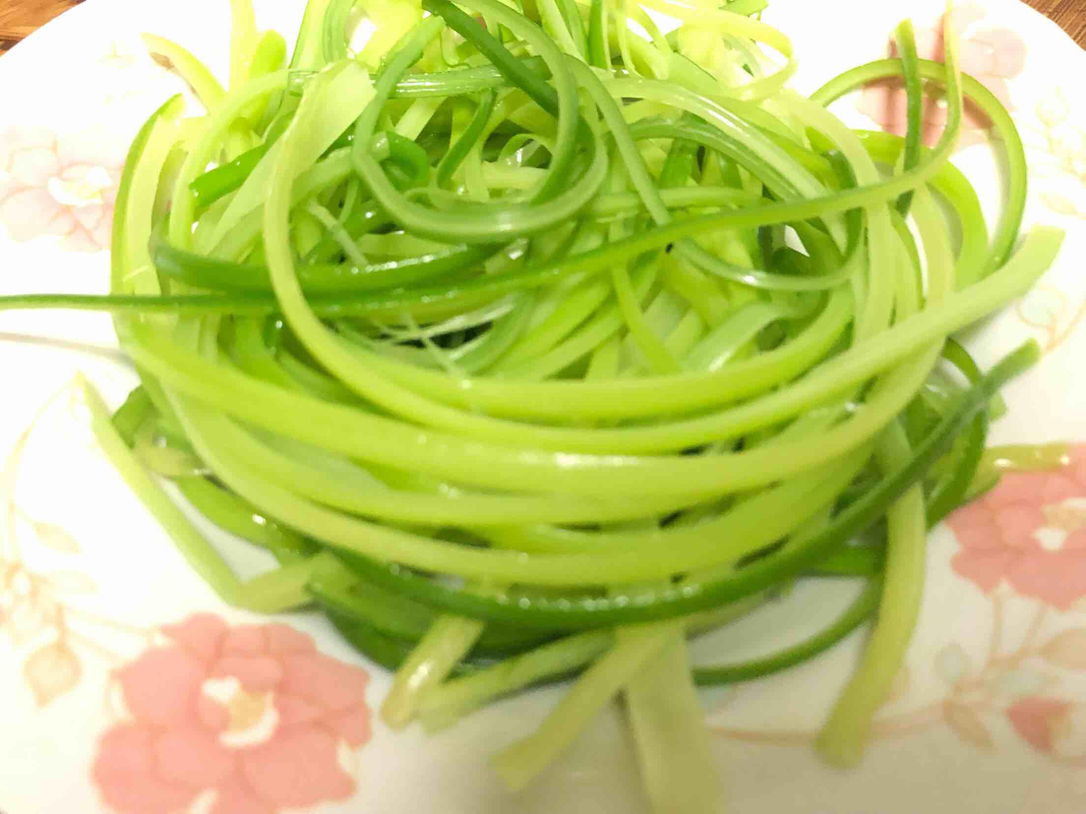 涼拌蒜薹的做法-家常味拌菜譜