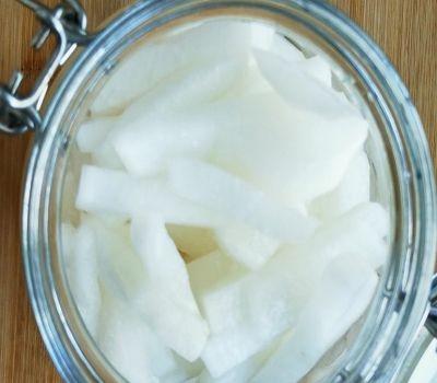 春天里要做好看的泡菜—胭脂蘿卜的做法-酸甜味腌菜譜