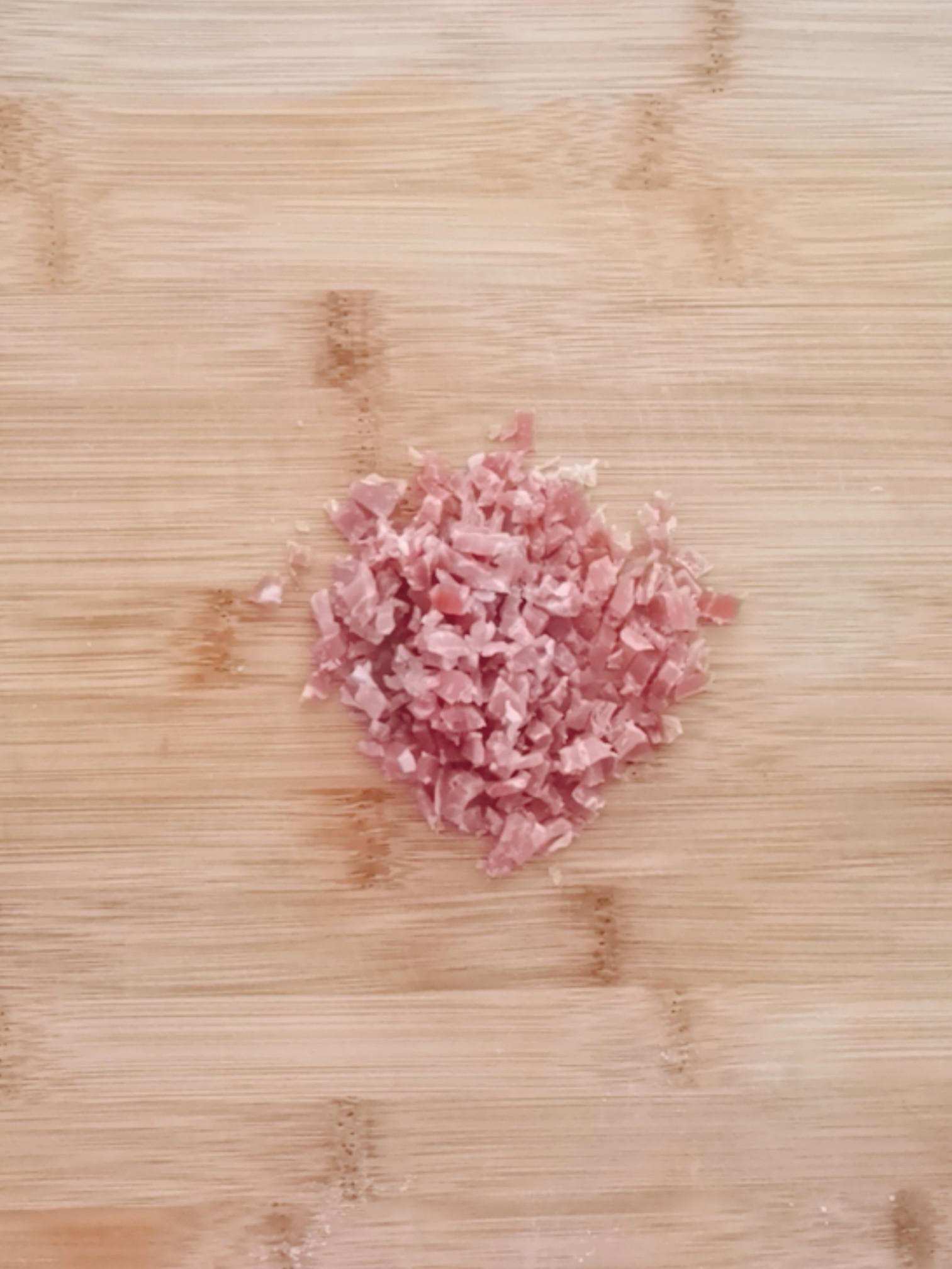 火腿窩蛋的做法-咸鮮味蒸菜譜-易網(wǎng)<a href=http://www.logojc.com/ target=_blank class=infotextkey>健康養(yǎng)生</a>網(wǎng) 火腿窩蛋的做法-咸鮮味蒸菜譜