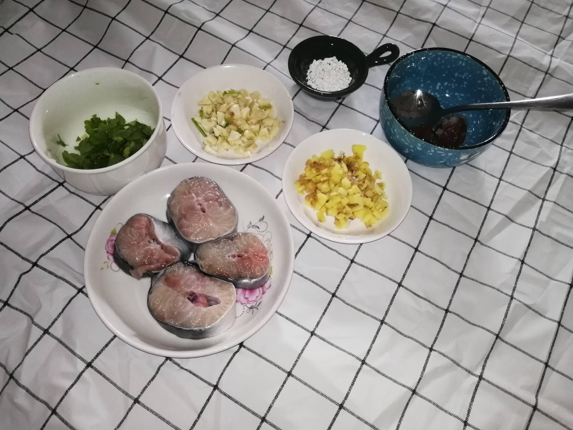 解膩開胃——咸酸梅蒸鰻魚的做法-咸鮮味蒸菜譜