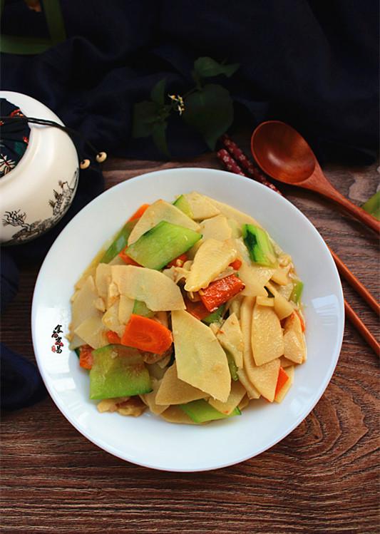 筍炒黃瓜片的做法-家常味炒菜譜