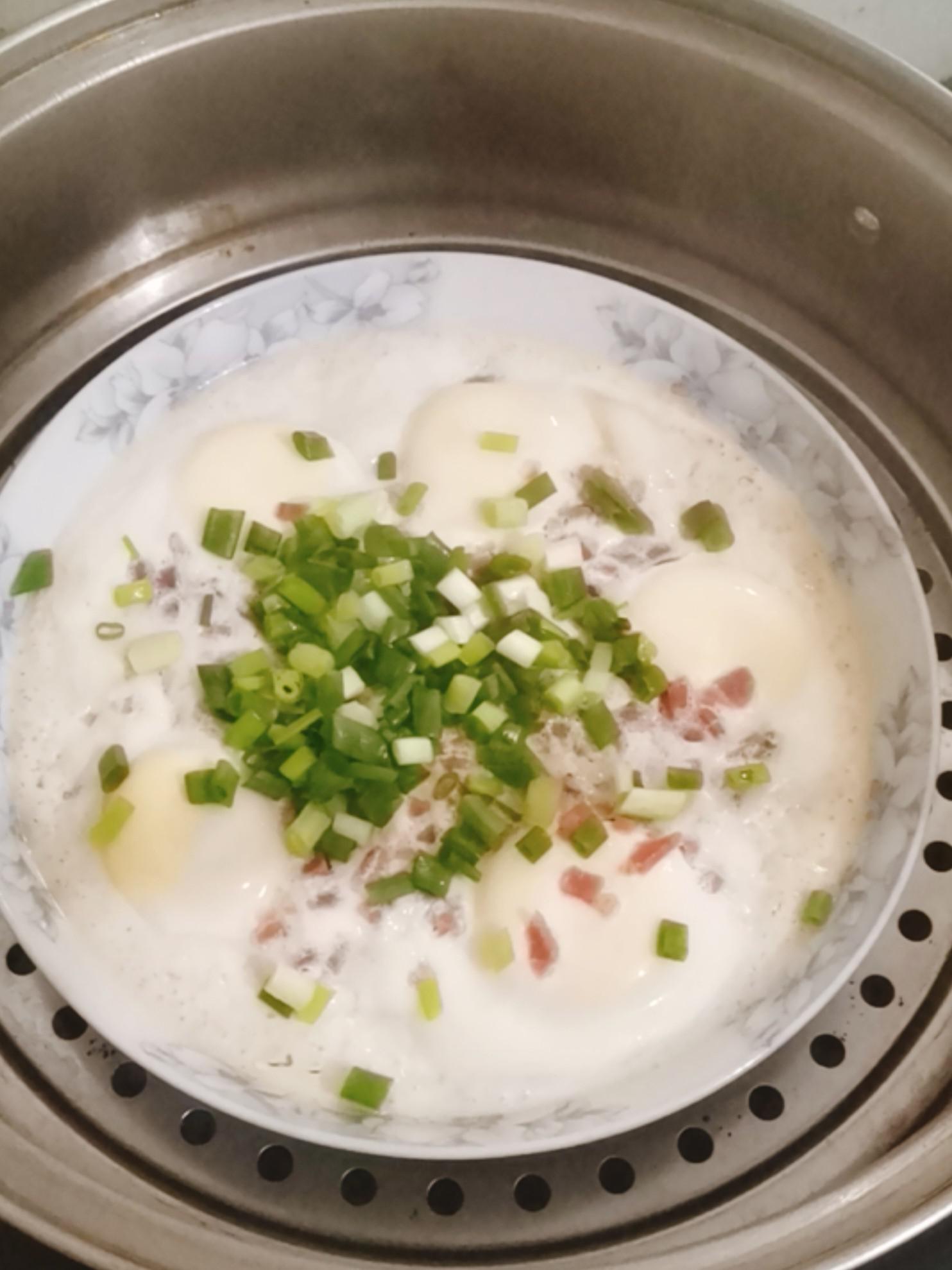 火腿窩蛋的做法-咸鮮味蒸菜譜-易網(wǎng)健康養(yǎng)生網(wǎng) 火腿窩蛋的做法-咸鮮味蒸菜譜