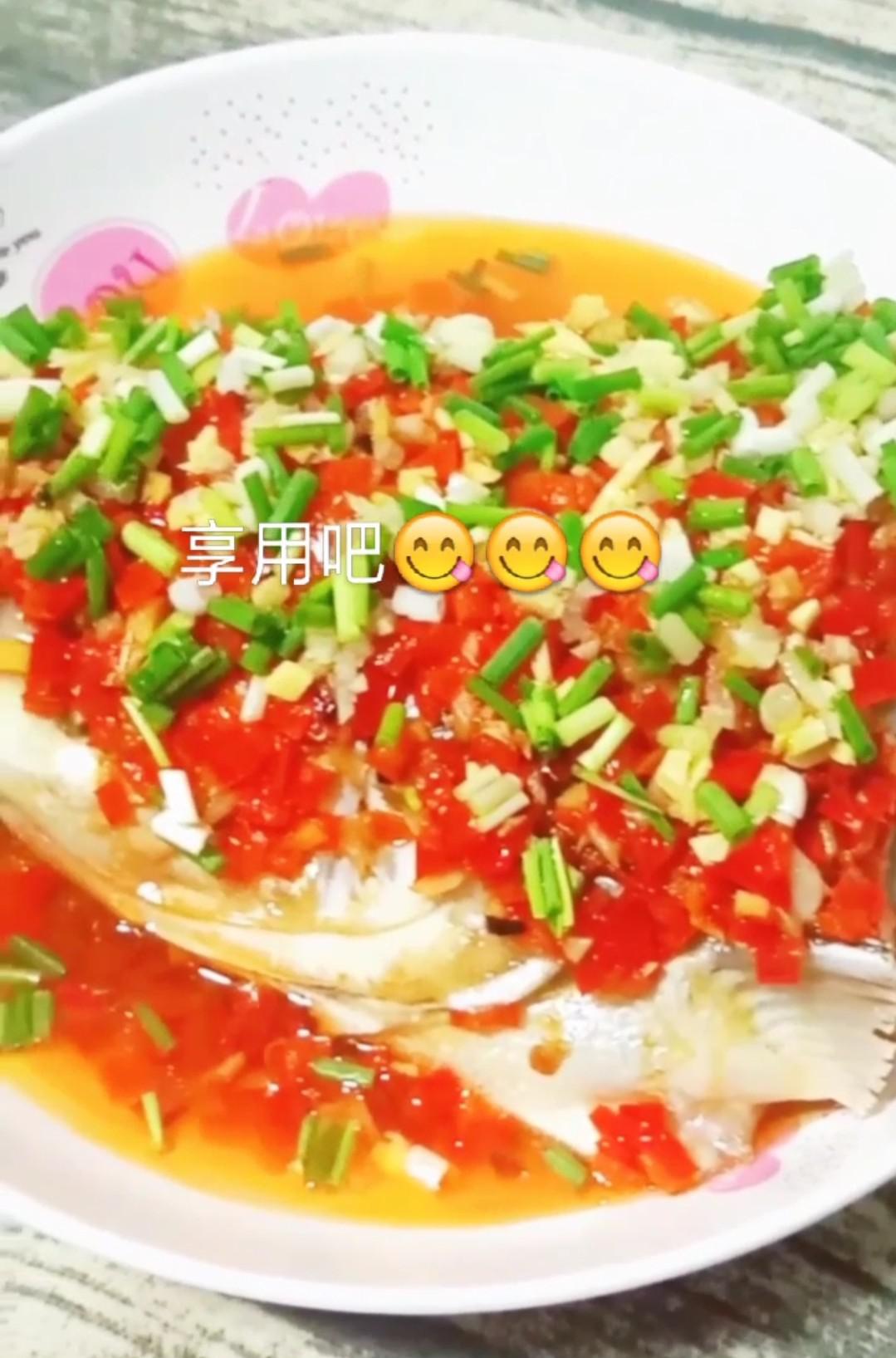 剁椒魚頭的做法-家常味蒸菜譜