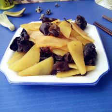 木耳燒土豆的做法-家常味燒菜譜