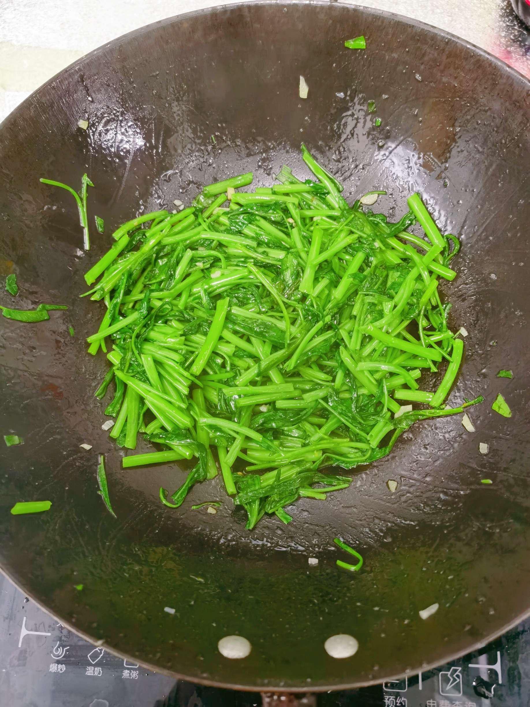 爆炒空心菜的做法-咸鮮味炒菜譜