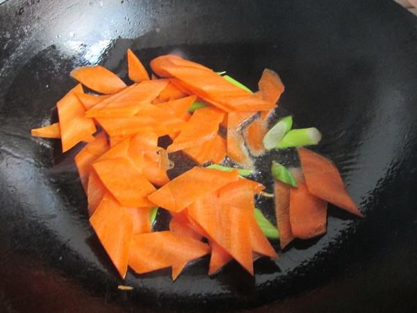 木耳炒雞蛋的做法-家常味炒菜譜