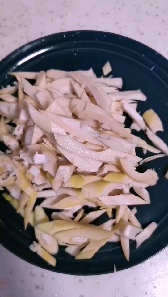 大蒜炒春筍的做法-家常味炒菜譜