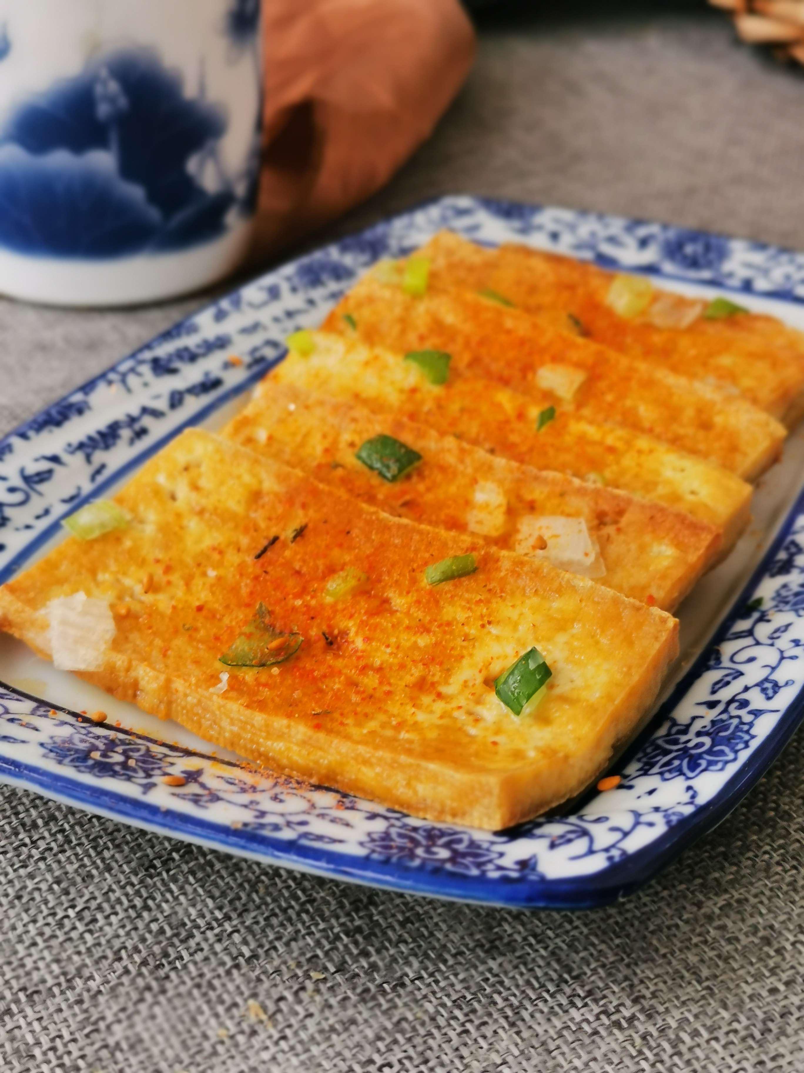 鐵板豆腐的做法-麻辣味煎菜譜