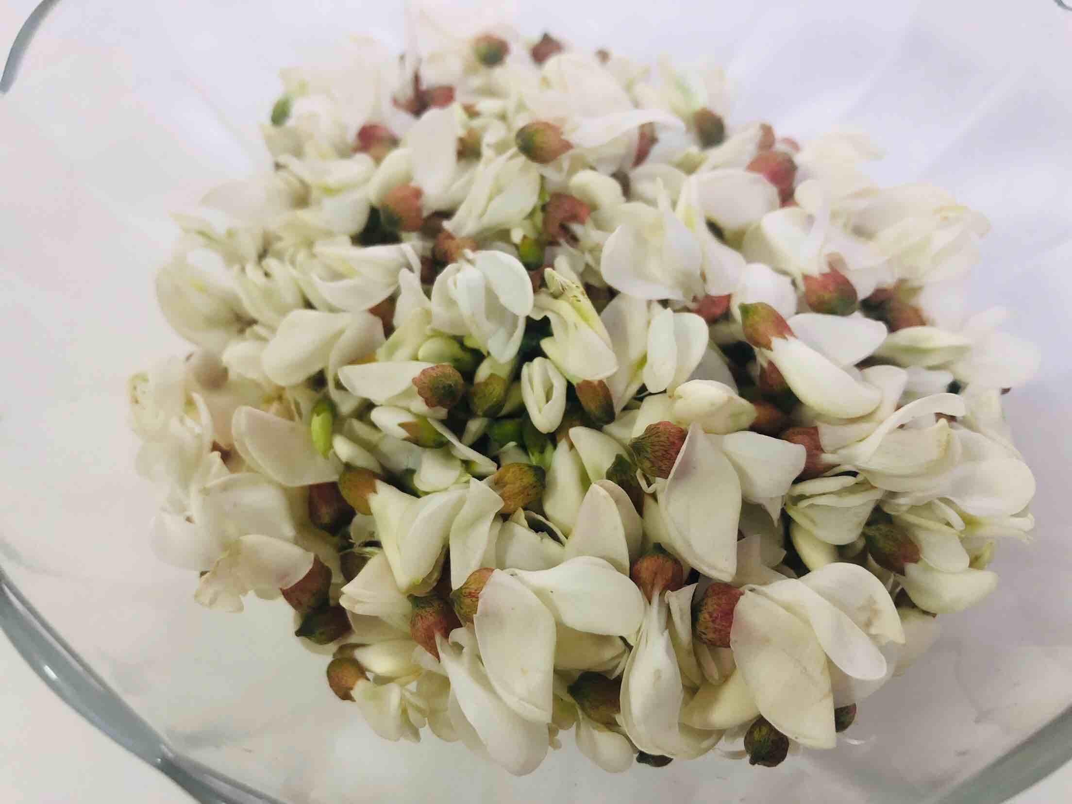 槐花炒雞蛋的做法-家常味炒菜譜