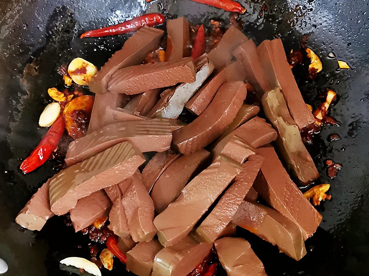香辣鴨血的做法-香辣味炒菜譜-易網健康養生網 香辣鴨血的做法-香辣味炒菜譜