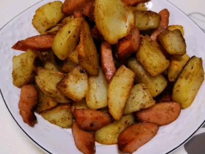 孜然紅腸土豆的做法-家常味炒菜譜