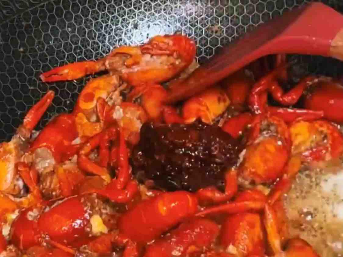 魚香小龍蝦，解鎖超簡單做法！的做法-酸辣味炒菜譜