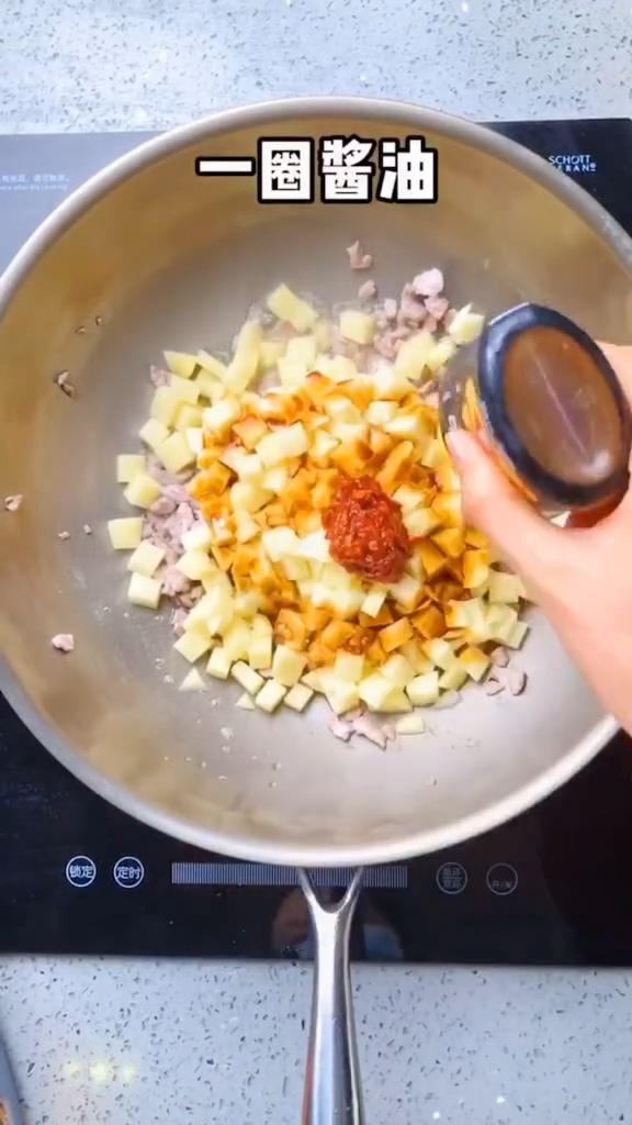 土豆?fàn)Z肉末的做法-咸鮮味炒菜譜