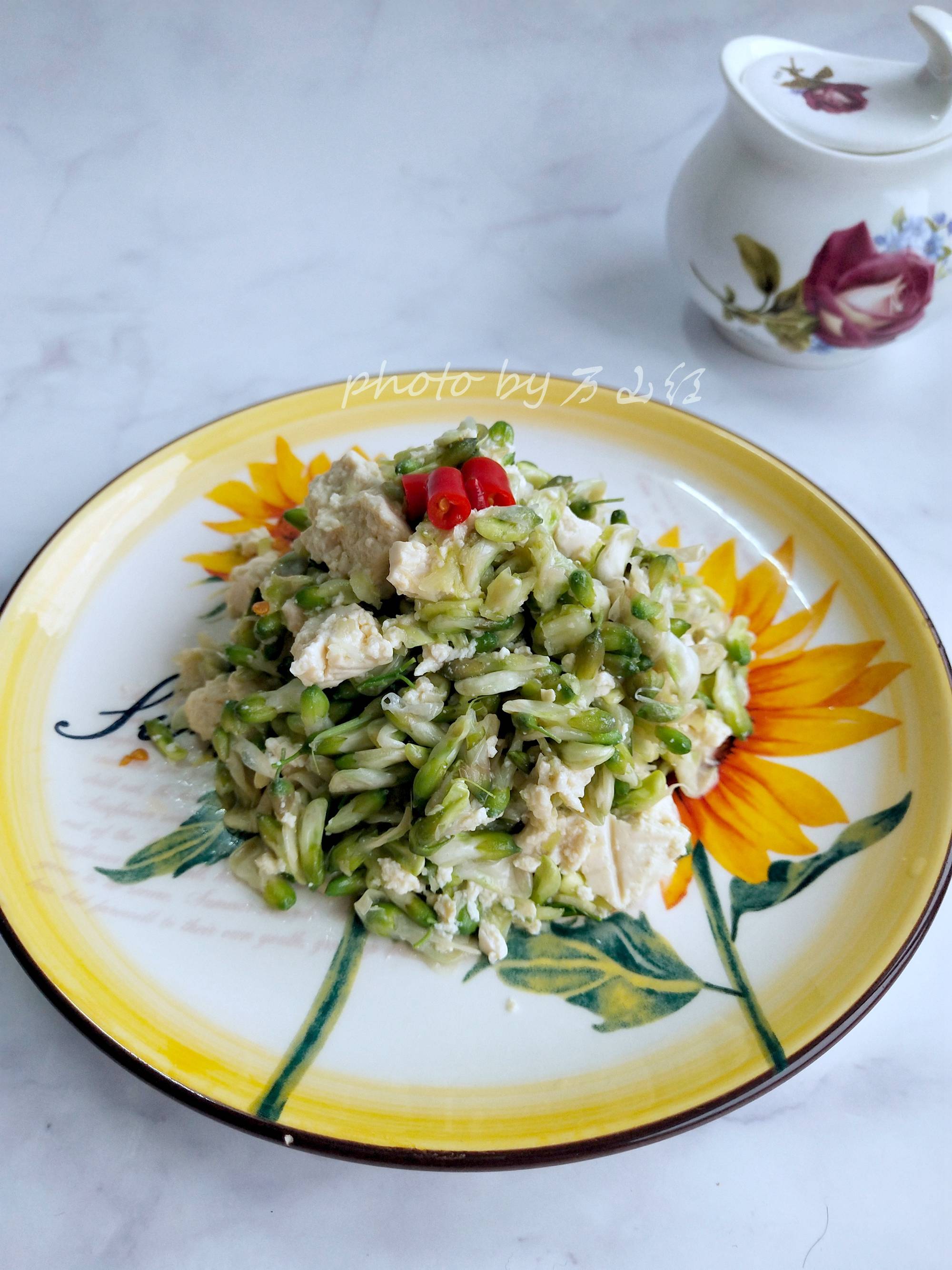 槐花拌豆腐的做法-家常味煮菜譜