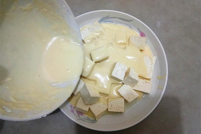 奶爆豆腐的做法-奶香味爆菜譜