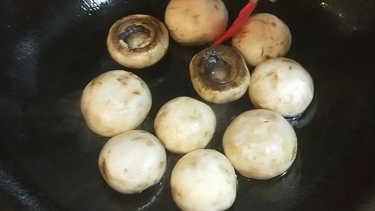 香煎口蘑的做法-家常味煎菜譜-易網(wǎng)健康養(yǎng)生網(wǎng) 香煎口蘑的做法-家常味煎菜譜