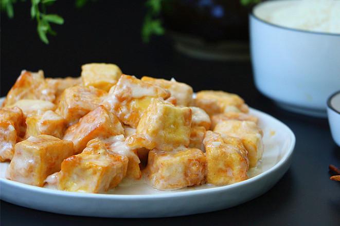 奶爆豆腐的做法-奶香味爆菜譜