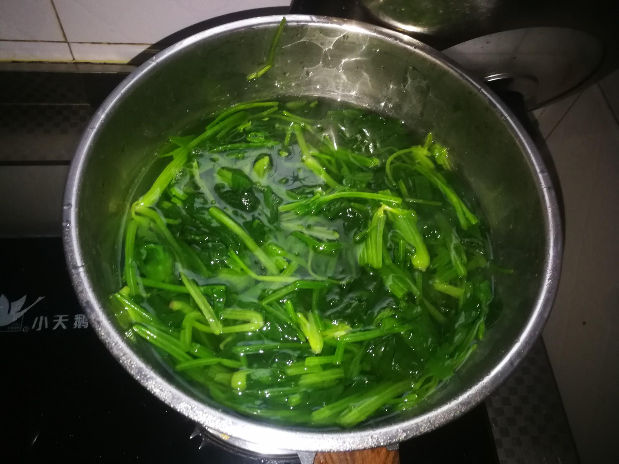 肉絲拌菠菜的做法-家常味拌菜譜-易網健康養生網 肉絲拌菠菜的做法-家常味拌菜譜