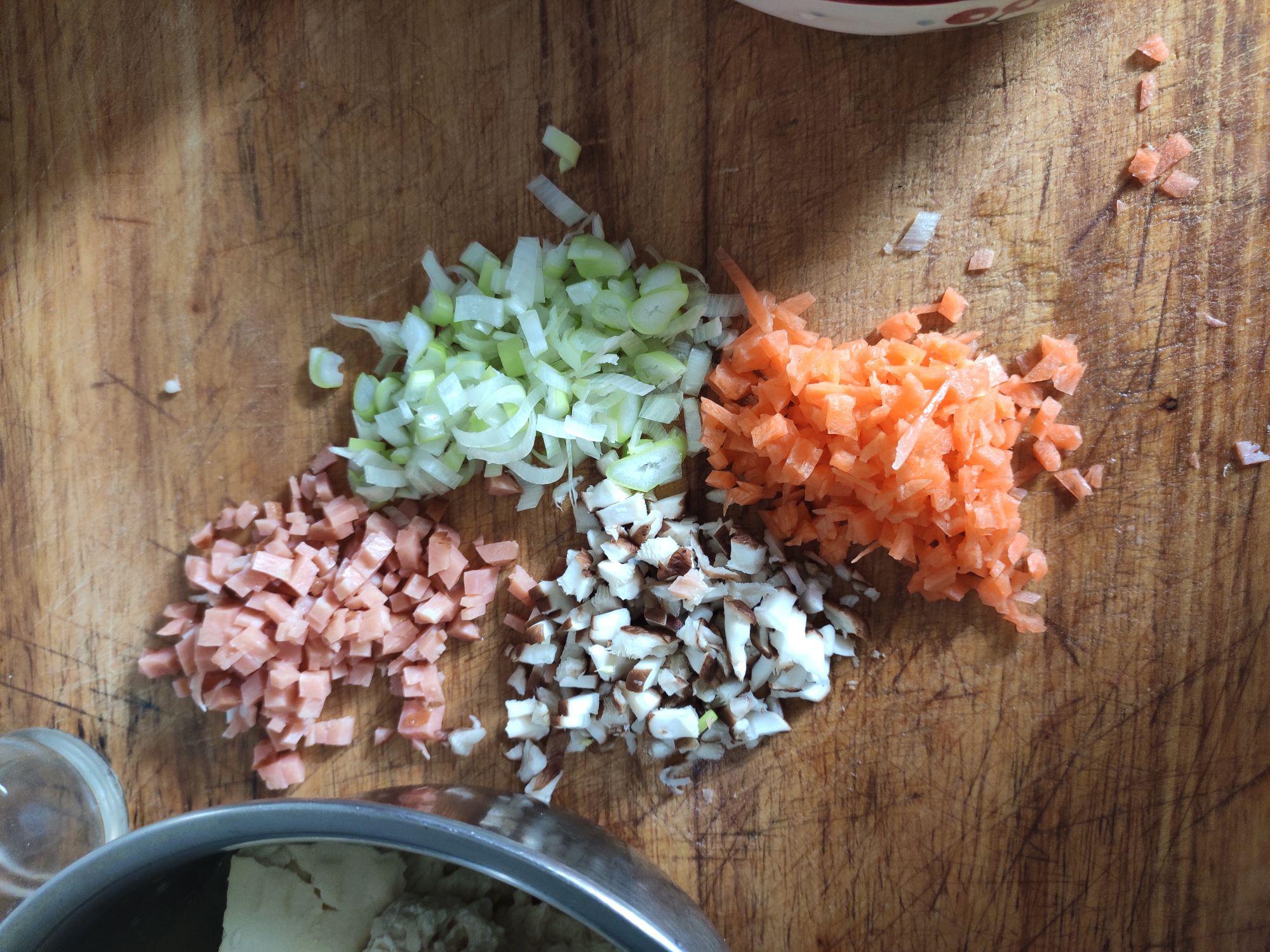 糖醋豆腐丸子的做法-酸甜味炸菜譜-易網(wǎng)健康養(yǎng)生網(wǎng) 糖醋豆腐丸子的做法-酸甜味炸菜譜