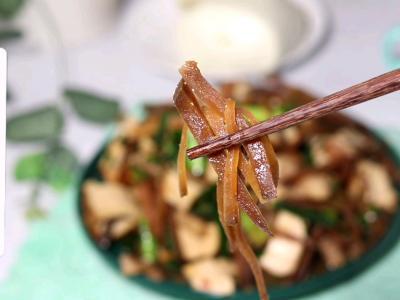 襄陽(yáng)大頭菜炒豆干的做法-家常味炒菜譜