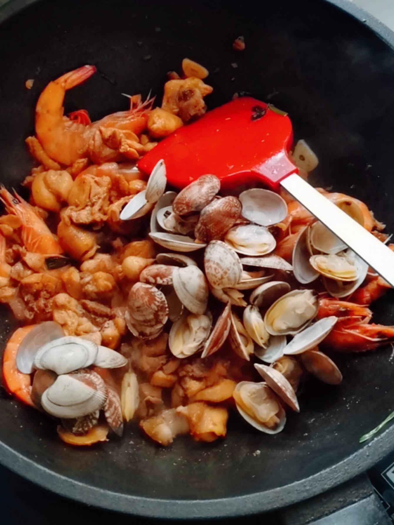 鮮蝦蛤蜊炒雞的做法-咸鮮味炒菜譜