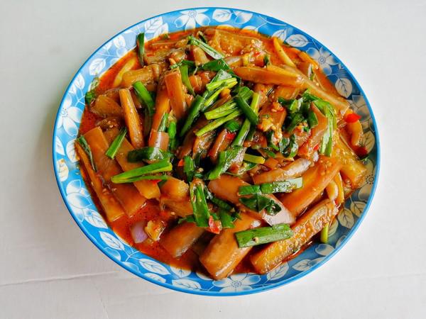 茄子炒韭菜的做法-家常味炒菜譜