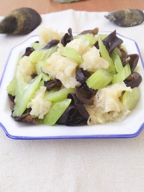 魚鰾炒西芹的做法-咸鮮味炒菜譜