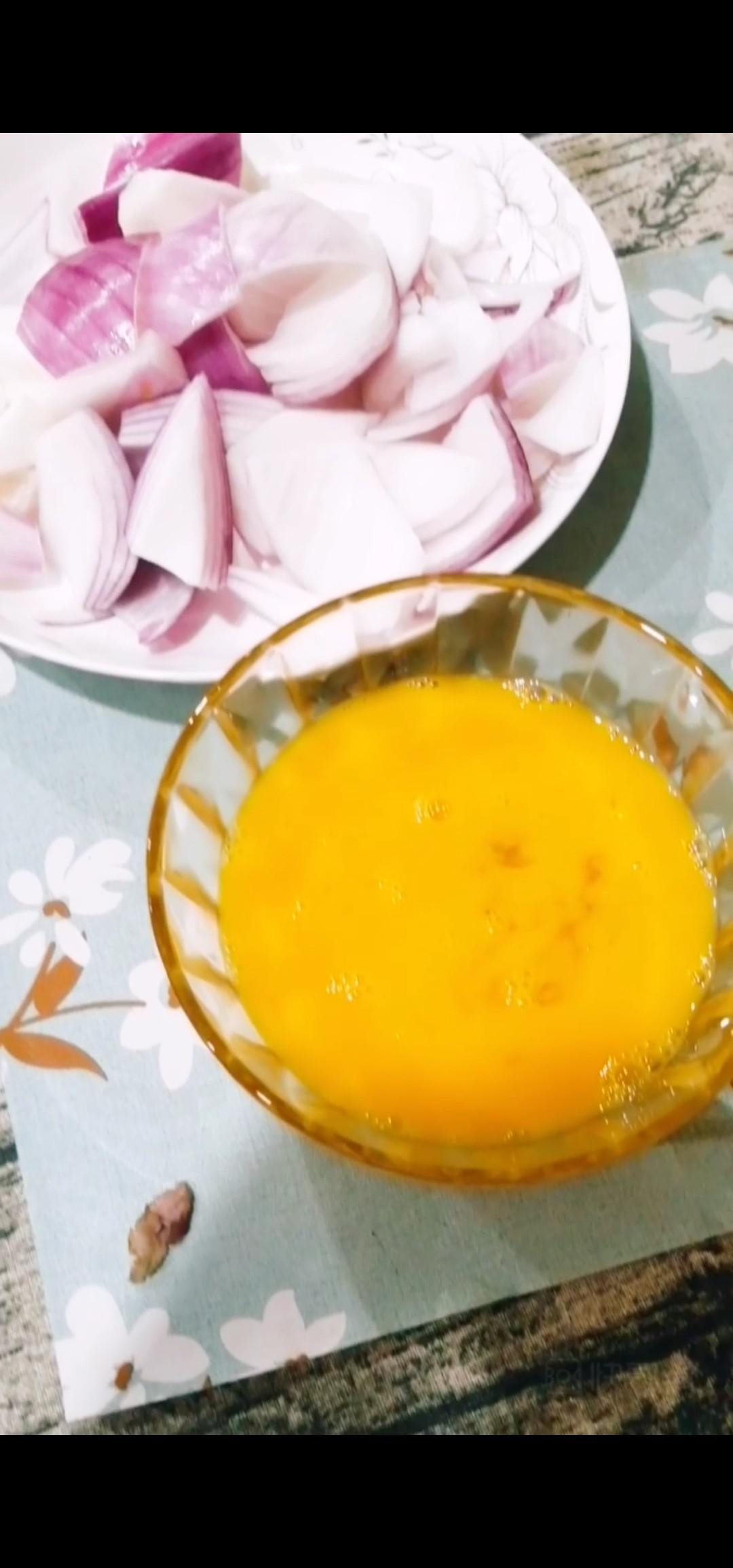 洋蔥炒雞蛋的做法-咸鮮味炒菜譜