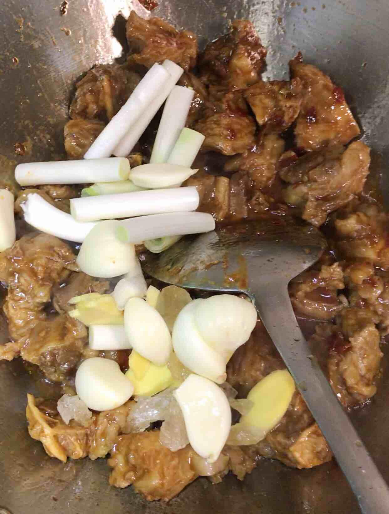 鮮筍燒牛肉的做法-家常味燒菜譜