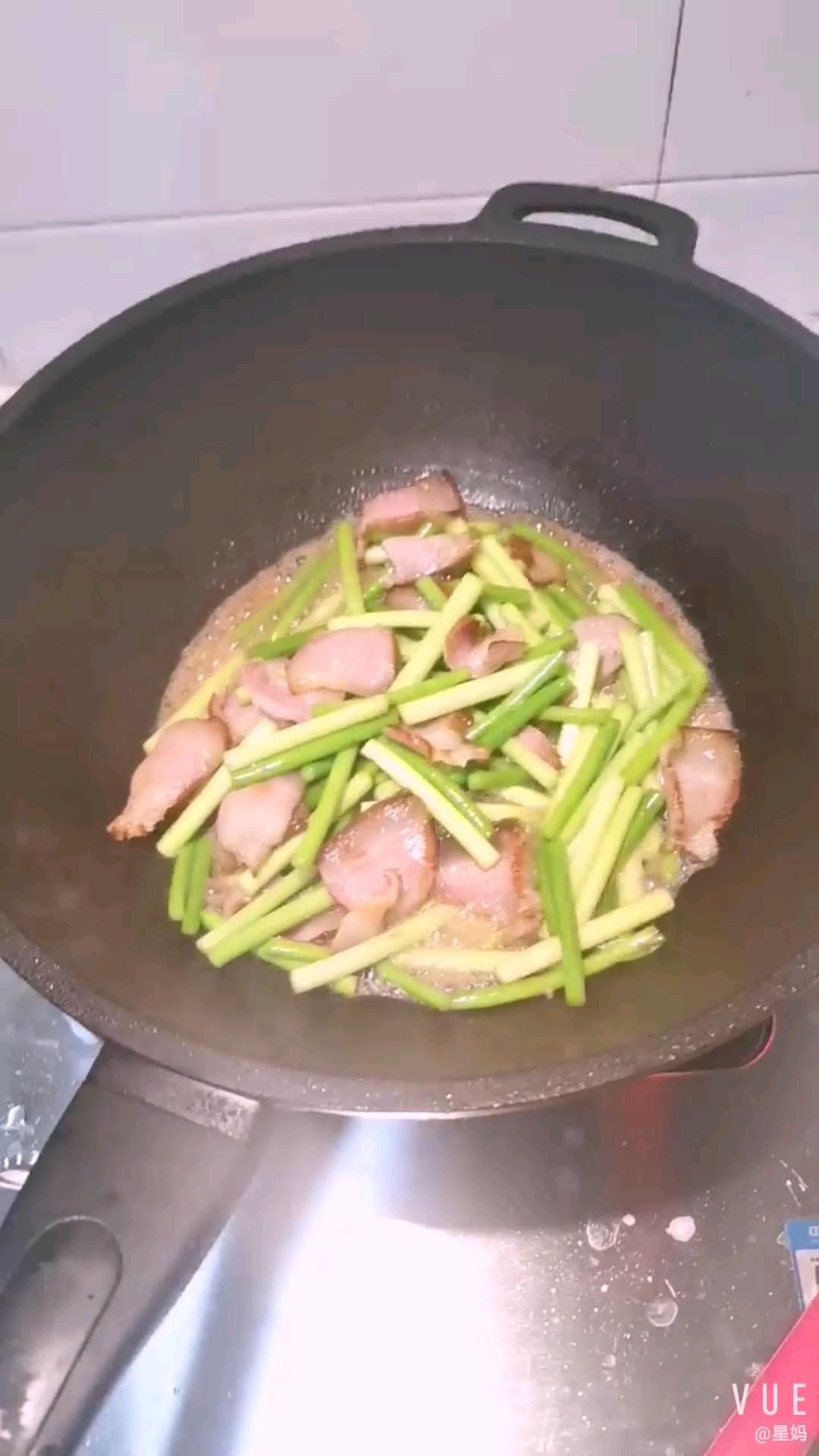蒜苗炒臘肉的做法-家常味炒菜譜