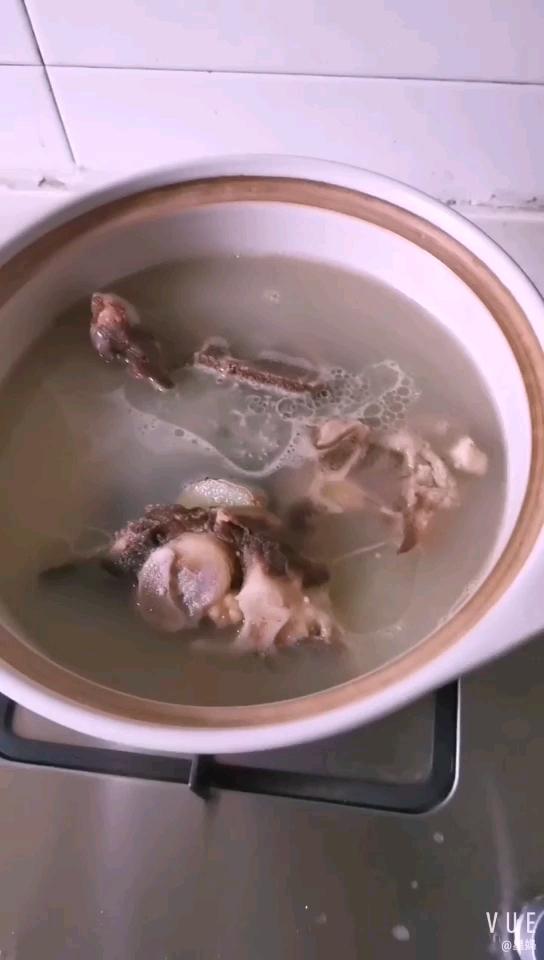 蘿卜燉牛骨的做法-家常味燉菜譜