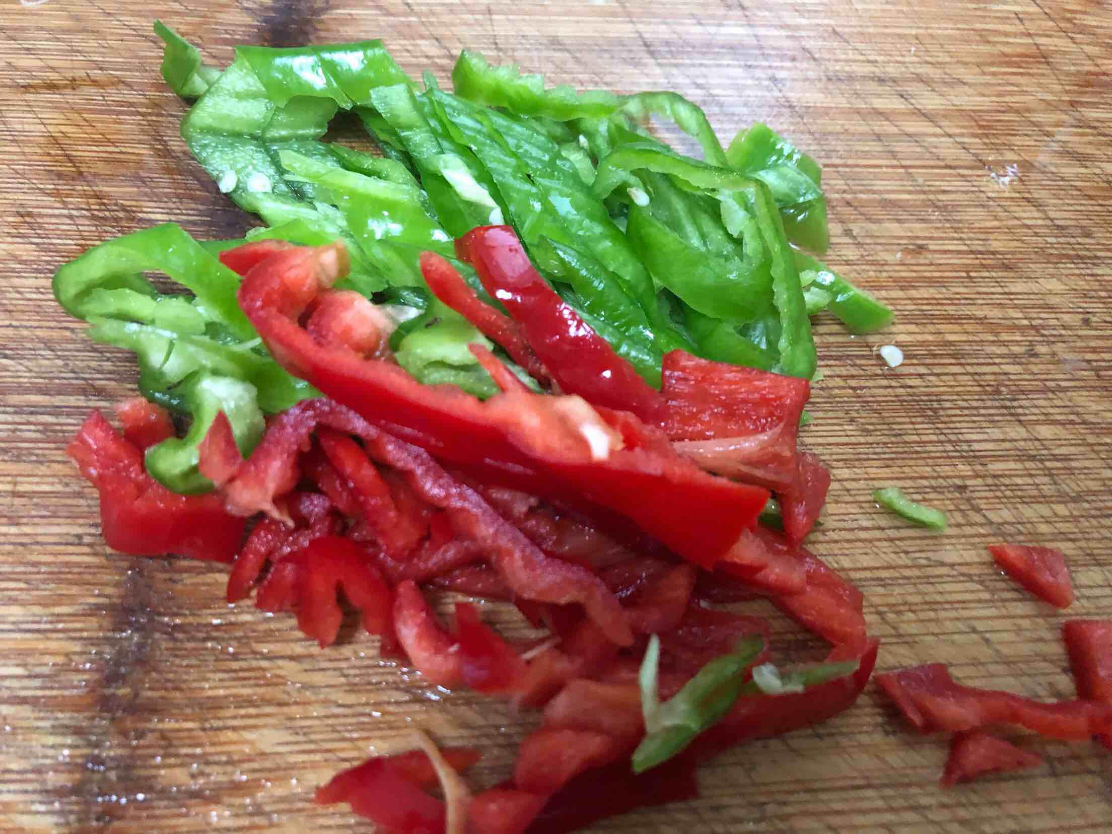 雙椒鵝蛋的做法-家常味炒菜譜-易網(wǎng)健康養(yǎng)生網(wǎng) 雙椒鵝蛋的做法-家常味炒菜譜