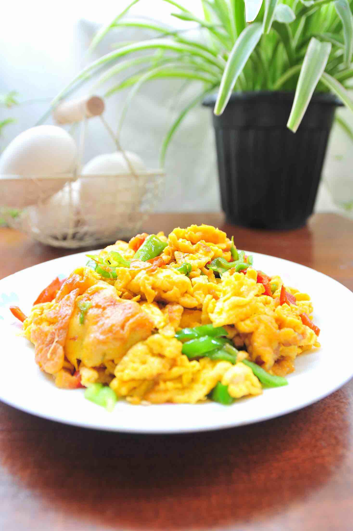 雙椒鵝蛋的做法-家常味炒菜譜-易網(wǎng)健康養(yǎng)生網(wǎng) 雙椒鵝蛋的做法-家常味炒菜譜