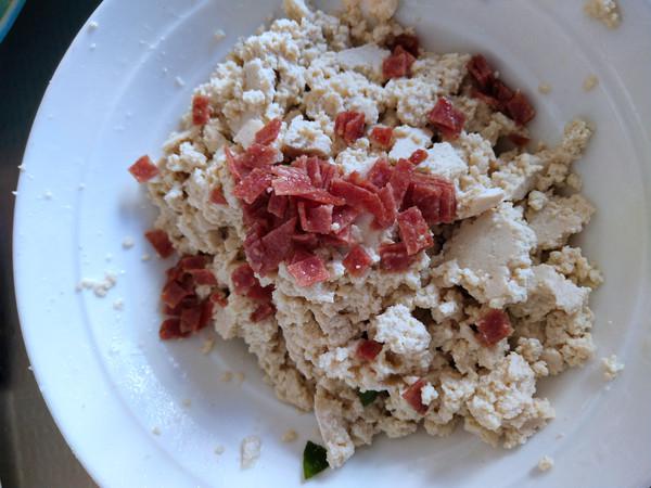 花椒芽拌豆腐的做法-家常味拌菜譜