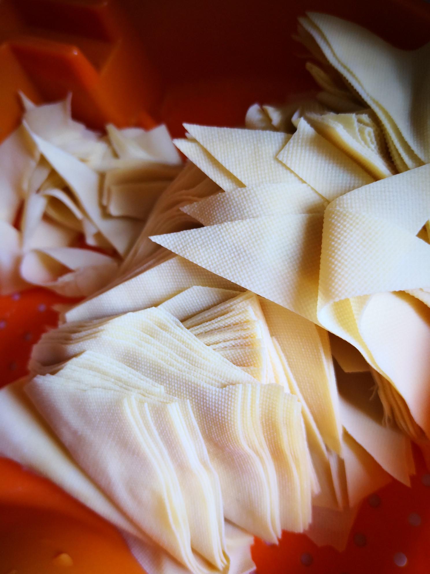 白菜燉豆皮的做法-家常味燉菜譜