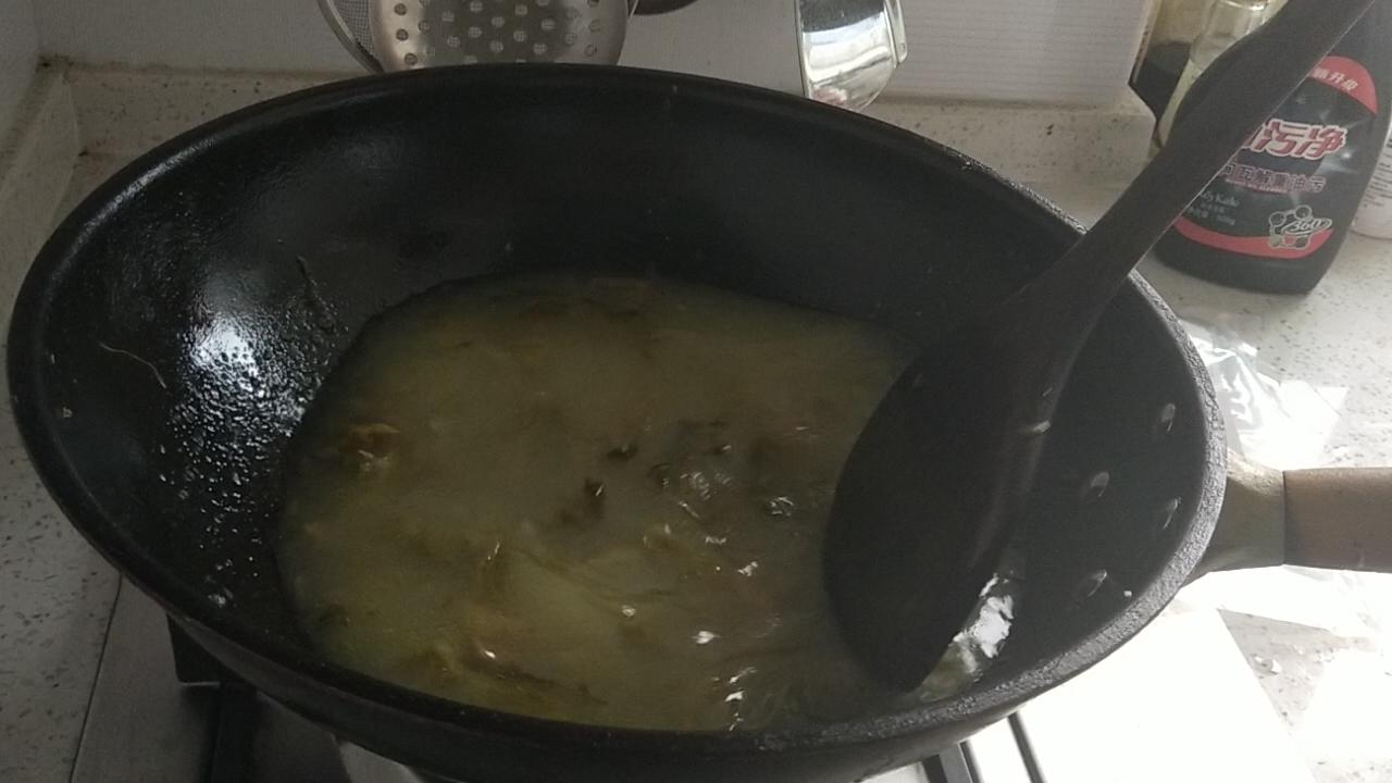 懶人酸菜龍利魚的做法-家常味煮菜譜