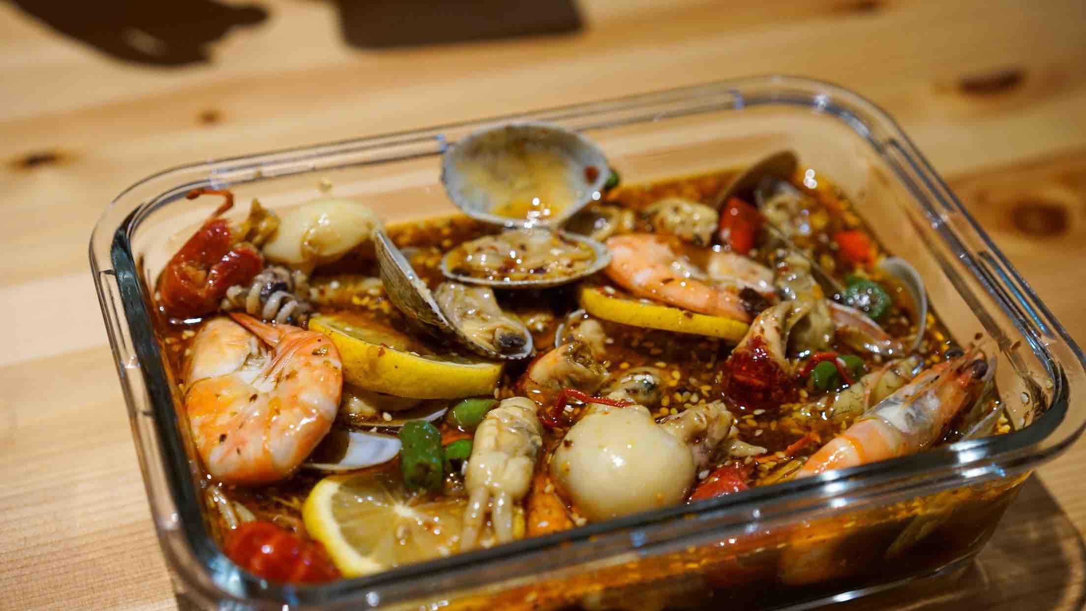 簡單兩步，教你做超嫩的撈汁小海鮮的做法-香辣味煮菜譜