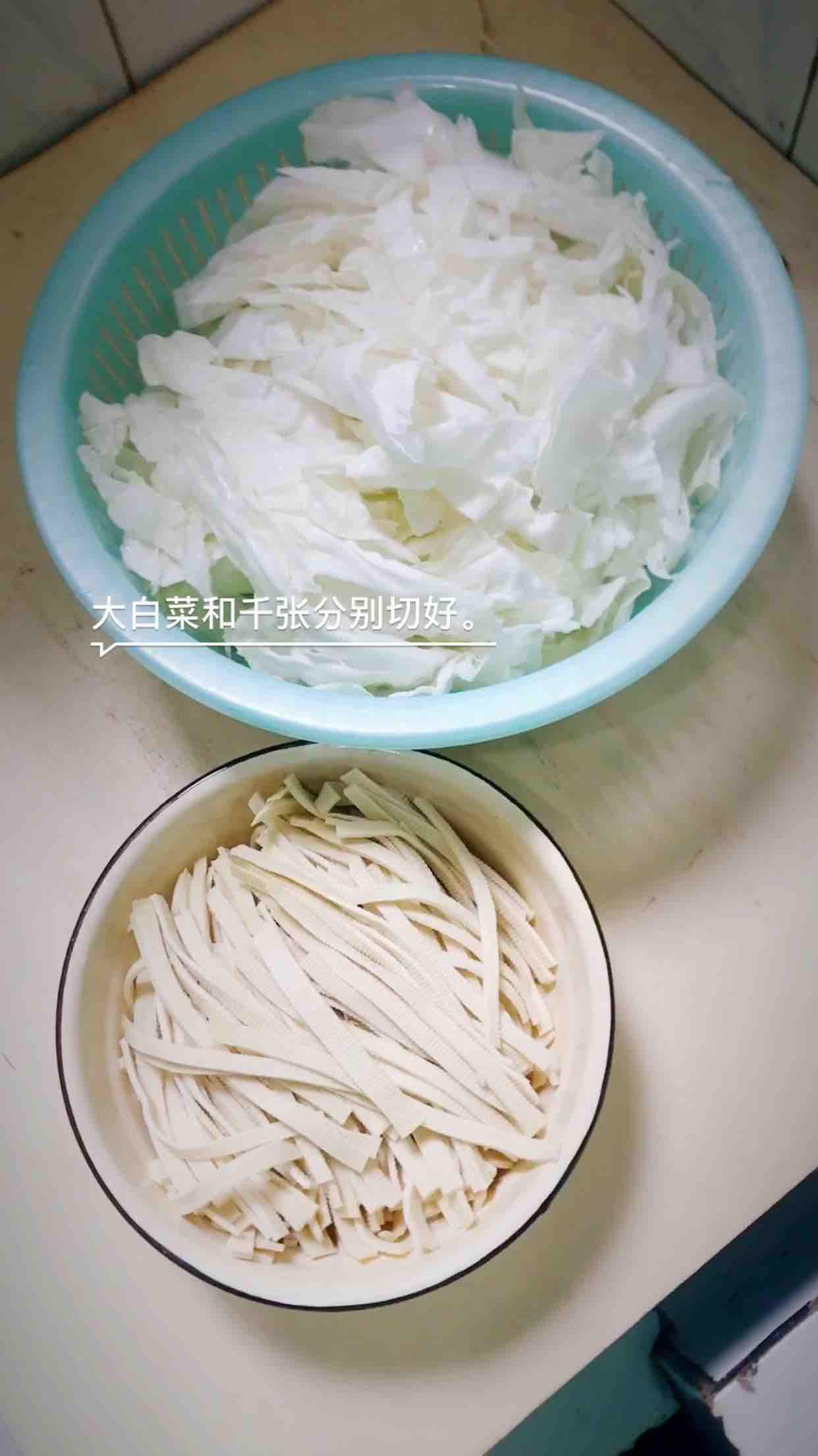 砂鍋水煮肉絲的做法-麻辣味煮菜譜