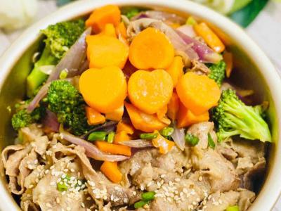 暑期手冊，日式風格醬香肥牛飯，專治熊孩子！的作法-家常味燒菜譜