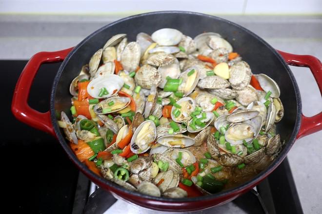 香辣花蛤粉絲煲的做法-咸鮮味煲菜譜