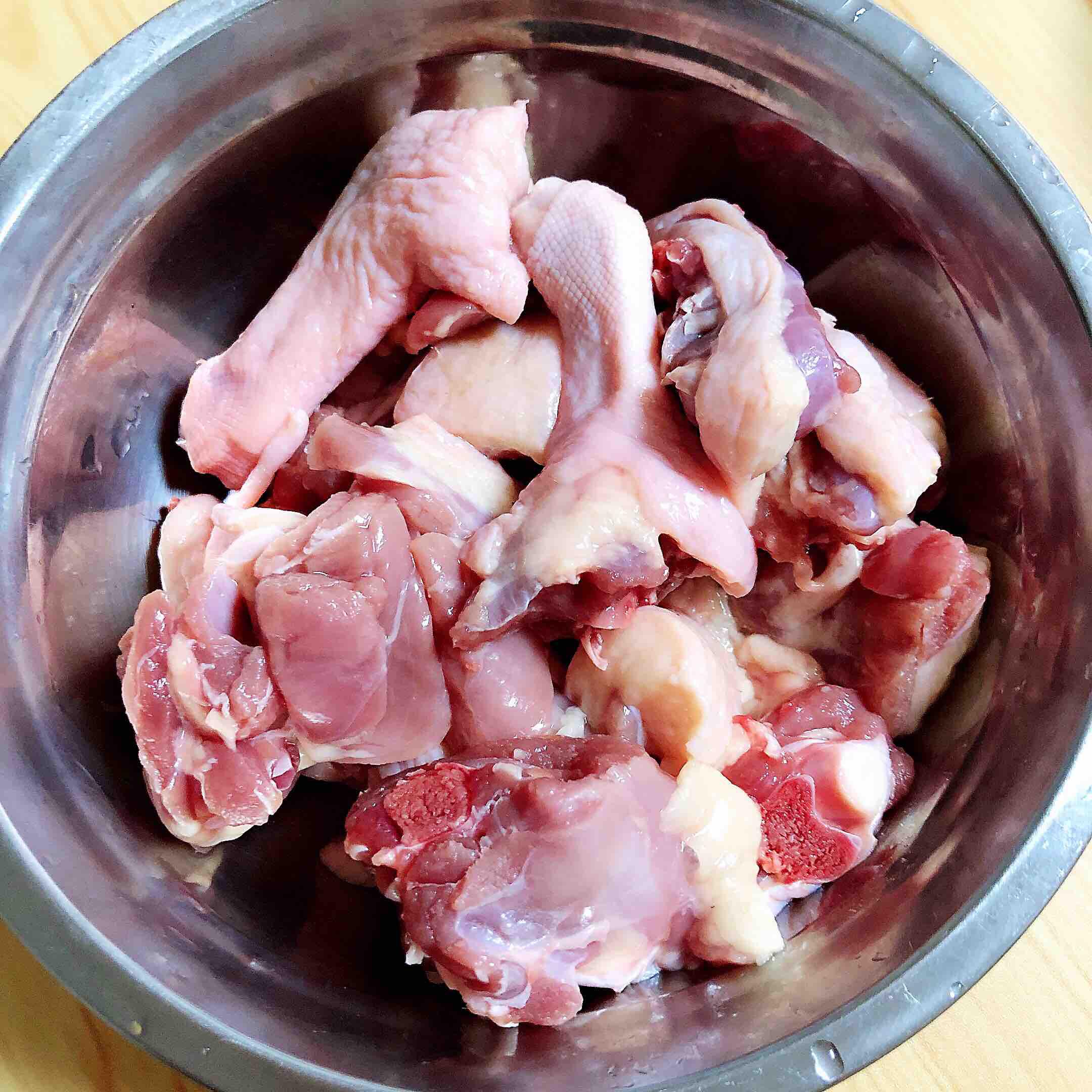 養生姜母鴨（祛暑濕肺燥、氣血雙補）的做法-咸鮮味燉菜譜