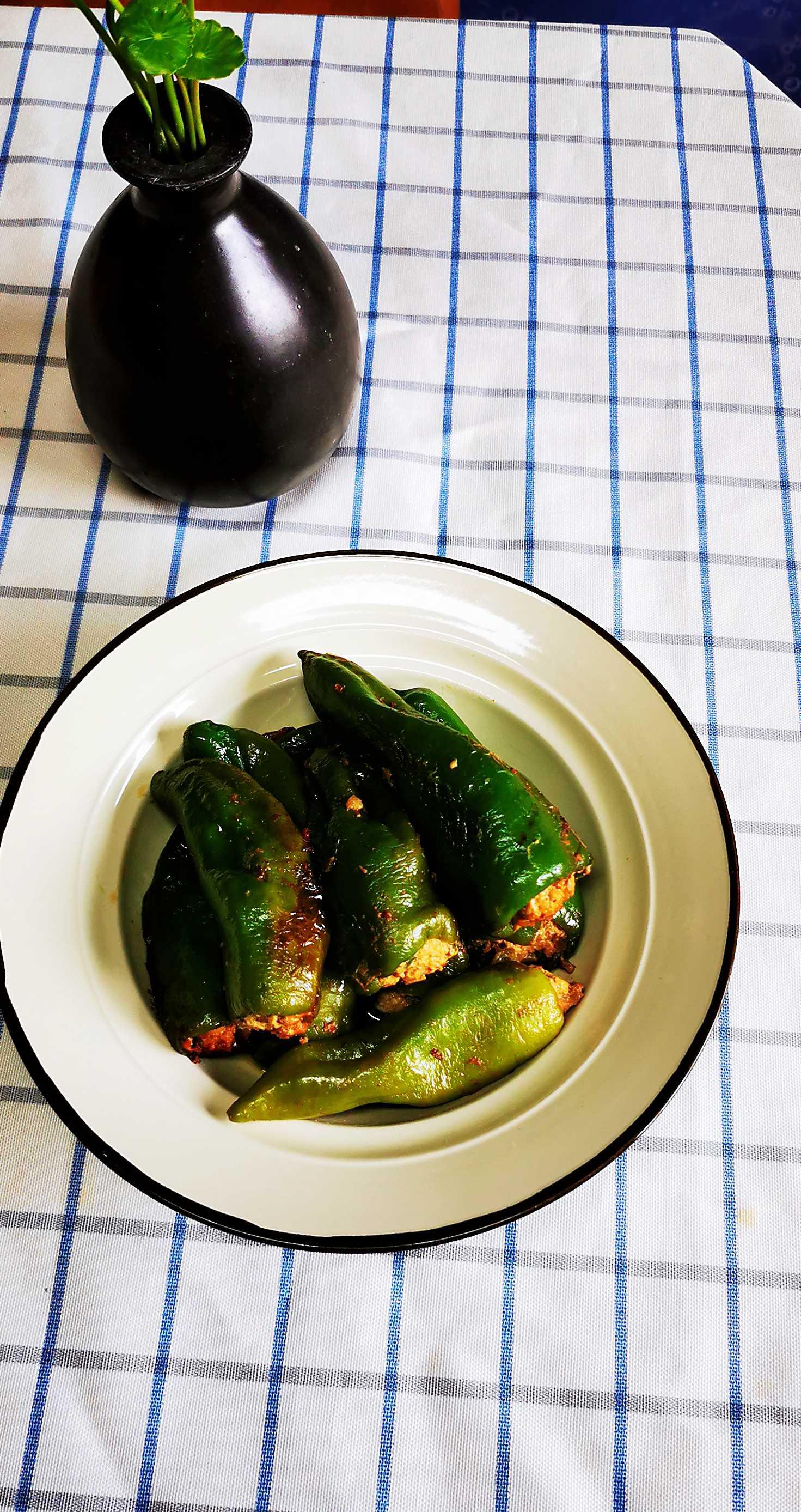 青椒塞肉的做法-家常味煮菜譜