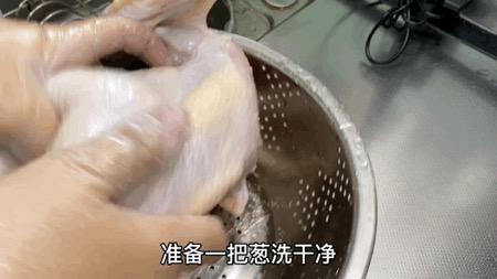 家庭版蔥油雞炒管它正宗不正宗，美味才是王道呀~竅門全在這！的作法-咸鮮味蒸食譜