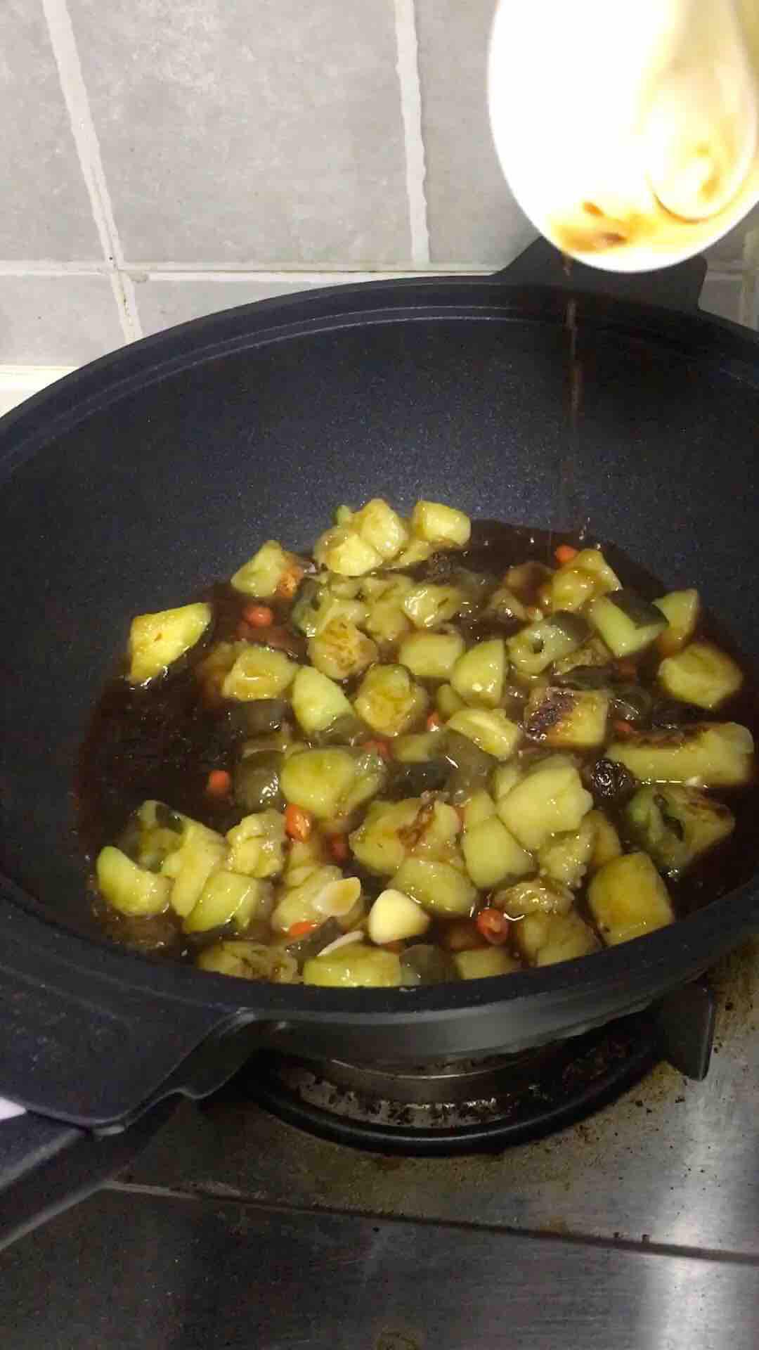 紅燒茄子的做法-家常味燒菜譜