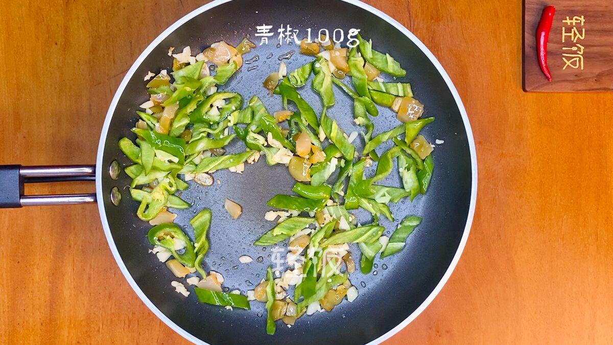 榨菜青椒炒香干丨小孩老人補鈣身體強壯，不會吃就可惜了的做法-家常味炒菜譜