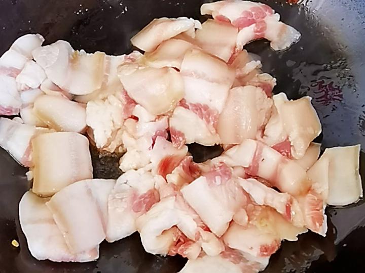 我是半滴雨#來自內蒙古#，參賽作品為農家豆角小炒肉，豆大飽滿營養下飯的做法-家常味炒菜譜