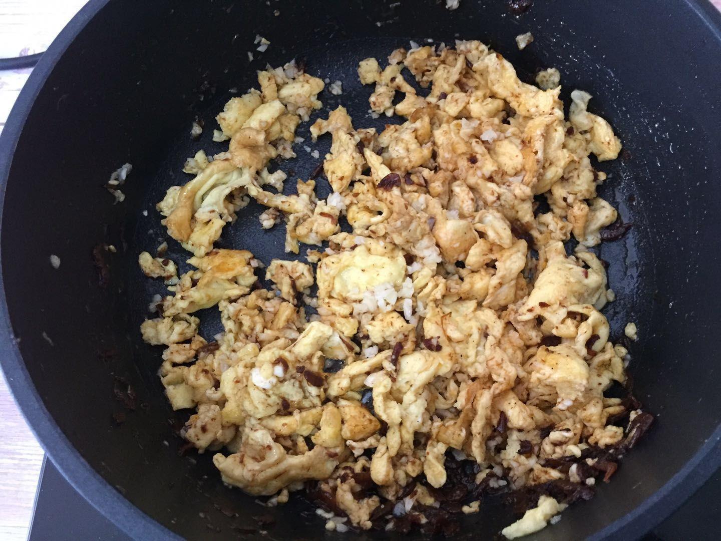 蝦醬炒蛋的做法-家常味炒菜譜